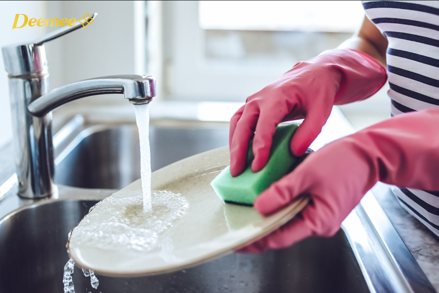 Rửa chén nhiều lần nhưng vẫn nhớt tay